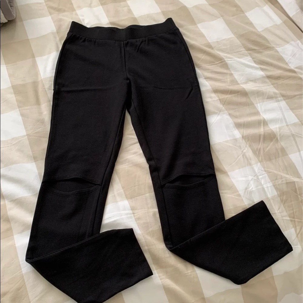 Leggings with slits